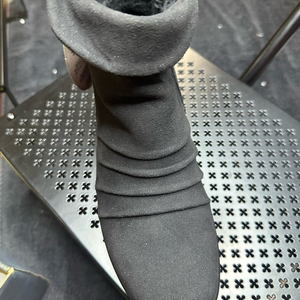 323. NEW SIZE 6/6.5/36 Romika Black Ankle Boots Elegant and Versatile