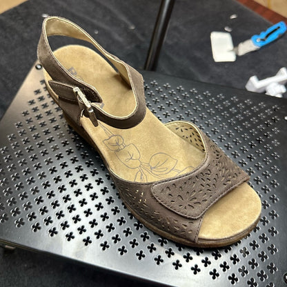 325. NEW SIZE 7/7.5/37 Romika Brown Sandals with Wedge Heel and Ankle Strap