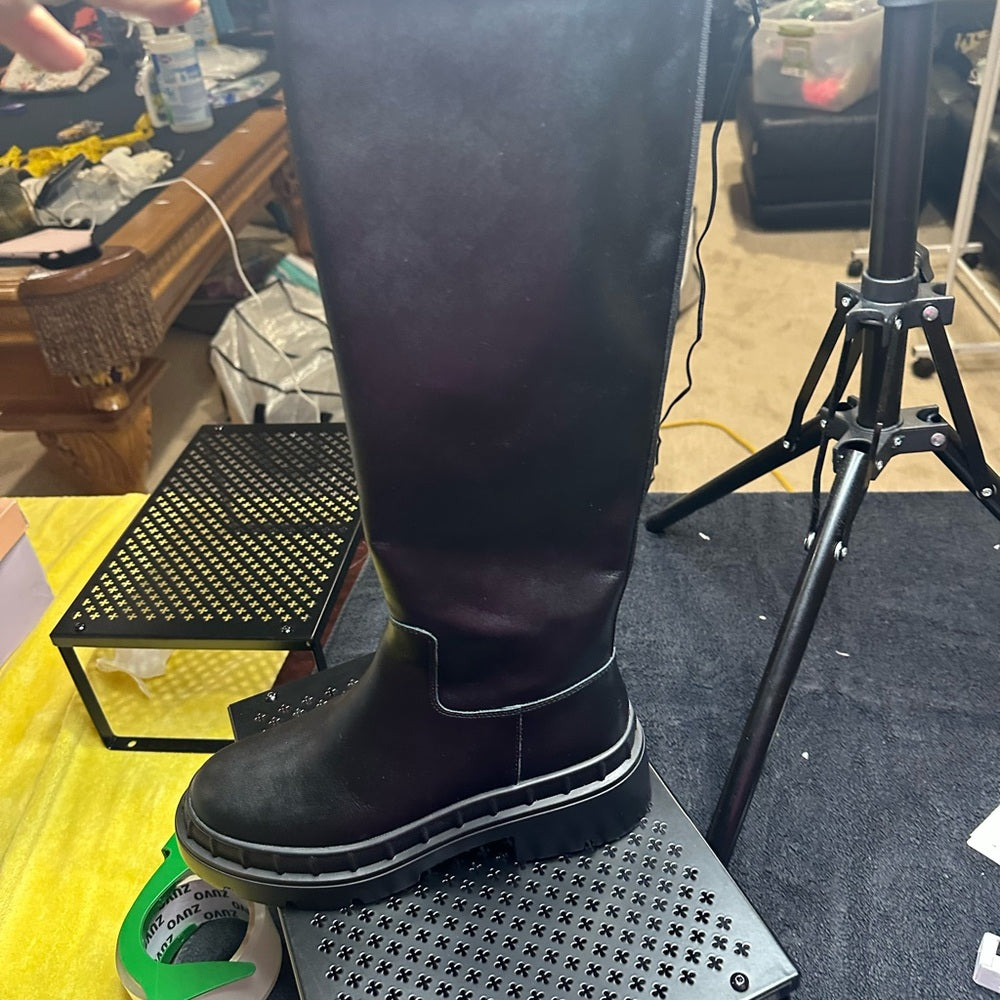 319. NEW SIZE 7 Sleek Black Over the Knee Boots with Block Heel