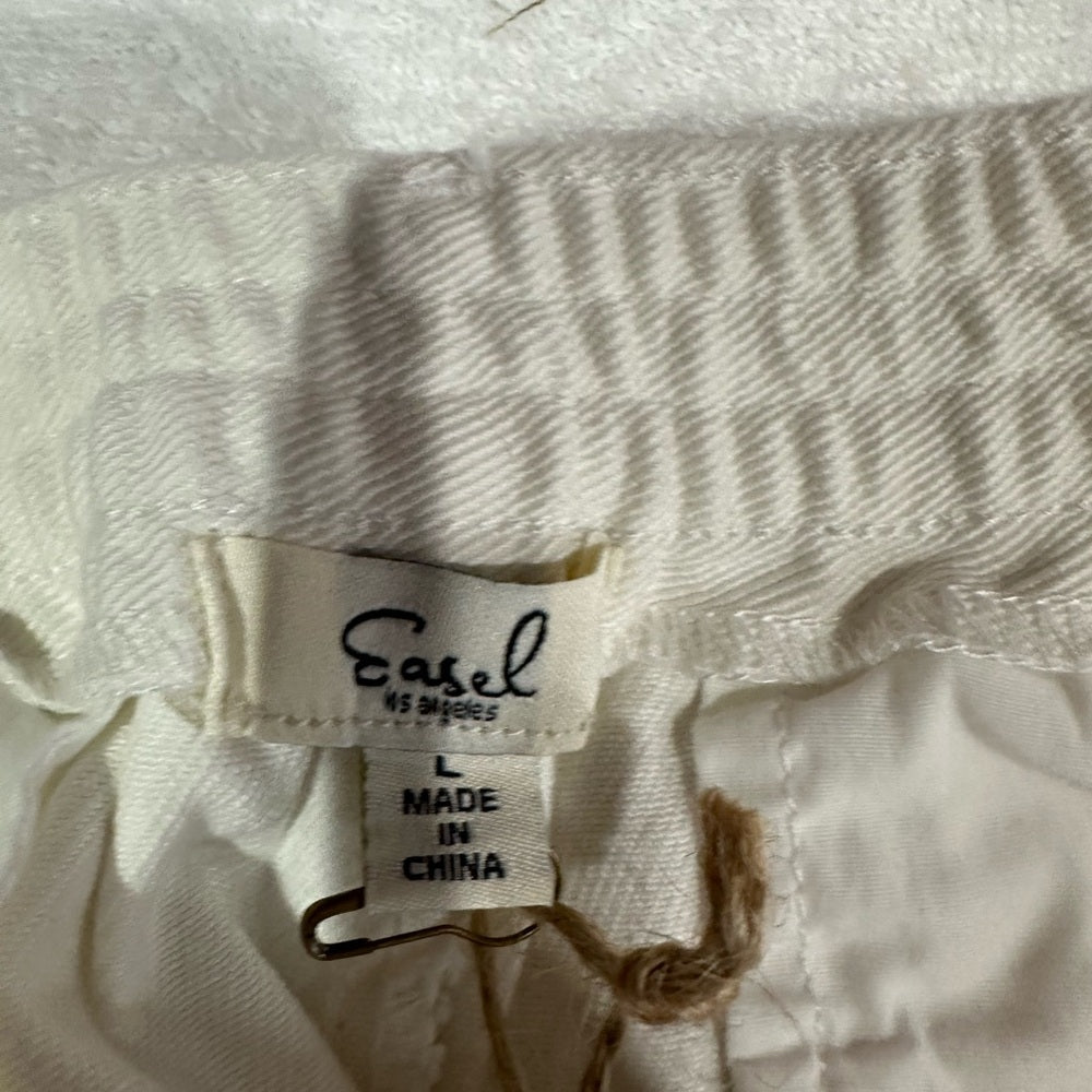 NWT SIZE L Easel Pink and White Bermuda Shorts with Plaid Accents