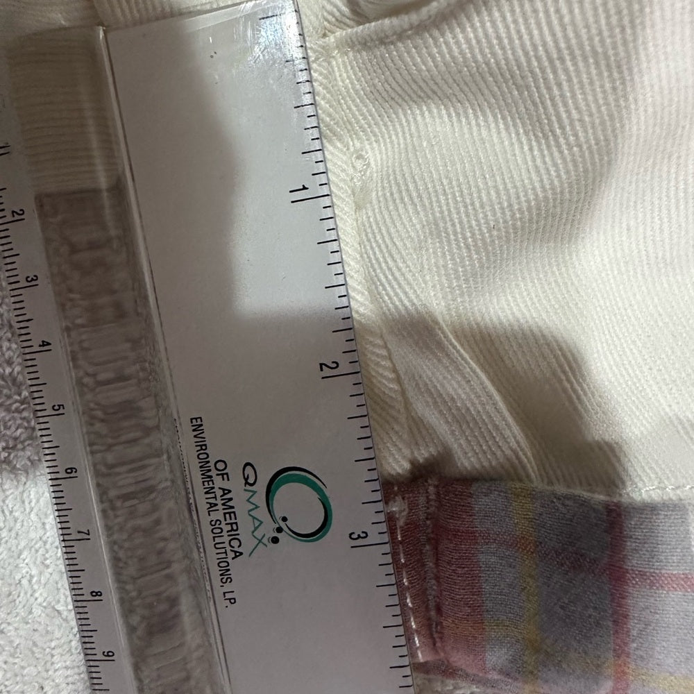 NWT SIZE L Easel Pink and White Bermuda Shorts with Plaid Accents