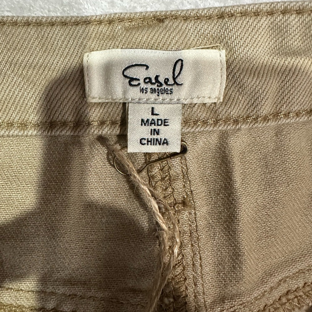 NWT SIZE L Easel Cream High Waist Pleated Shorts