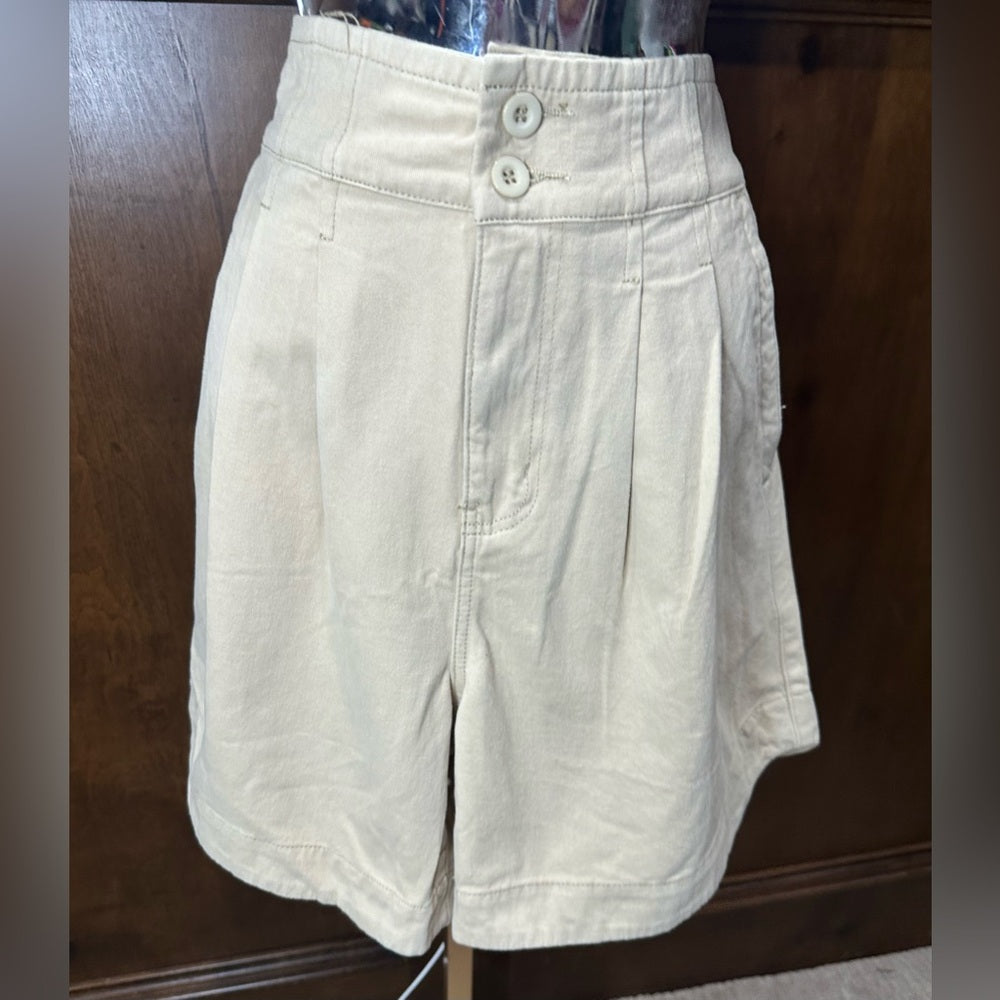 NWT SIZE L Easel Cream High Waist Pleated Shorts