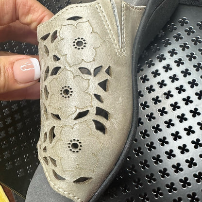 326. NEW SIZE 7/7.5/37 Romika Cream Slide Sandals with Geometric Perforations