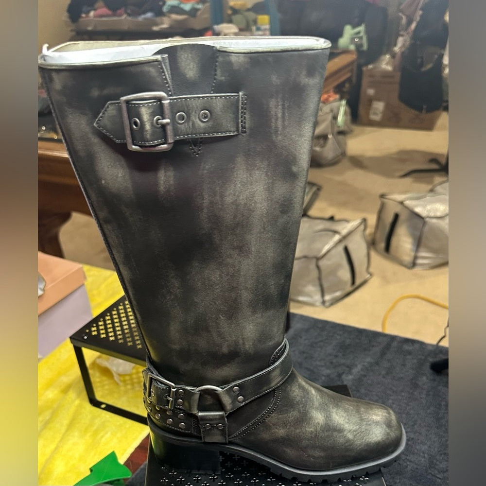 318.322. NEW SIZE 7 Black Combat Moto Boots with Buckle Straps