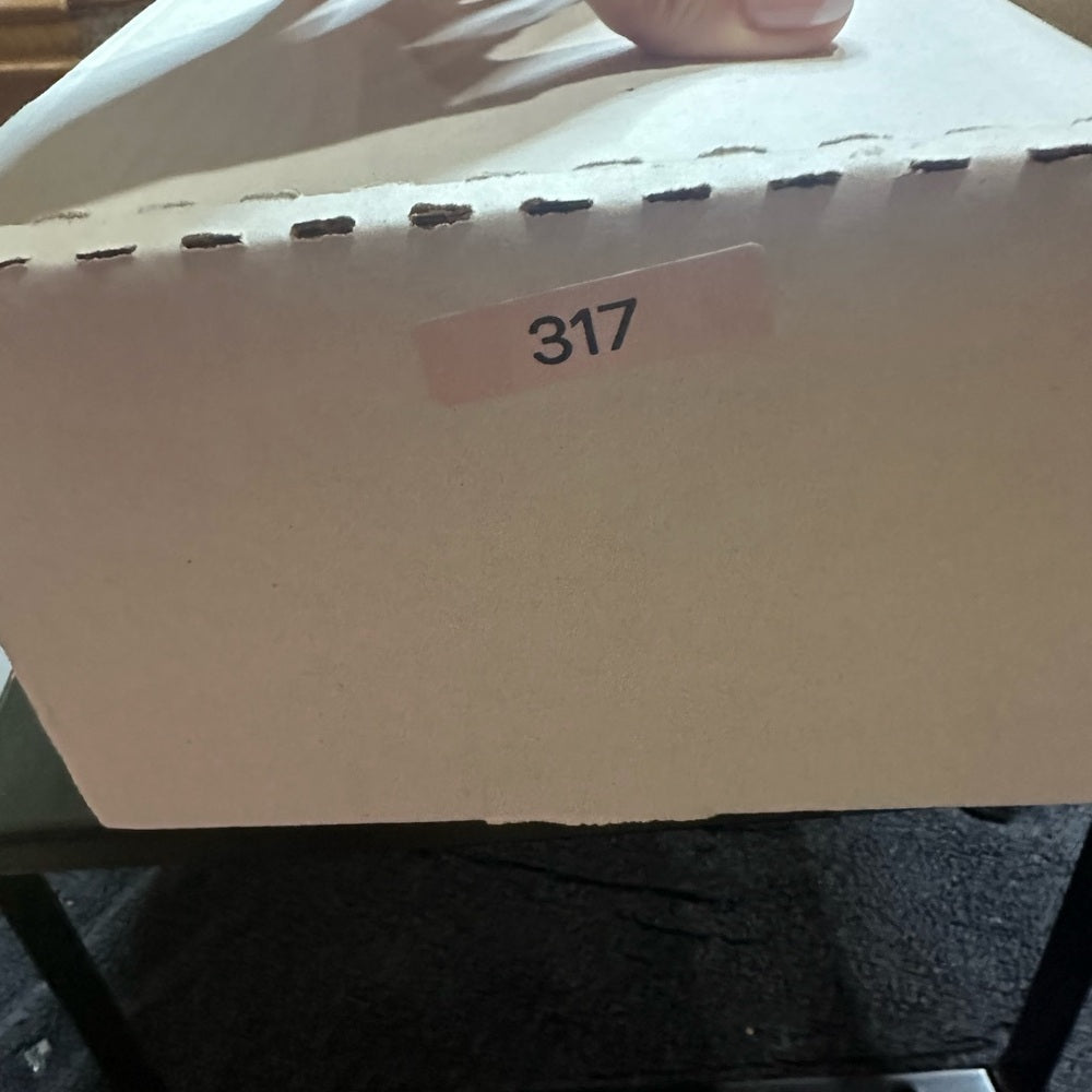 317. NEW SIZE 7-7.5/37 Romika Green and Gray Slide Sandals