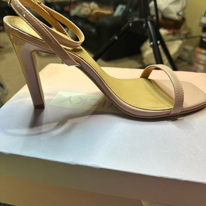 310. NEW SIZE 9 Lisa Vicky Pink Heels with Modern Sophistication
