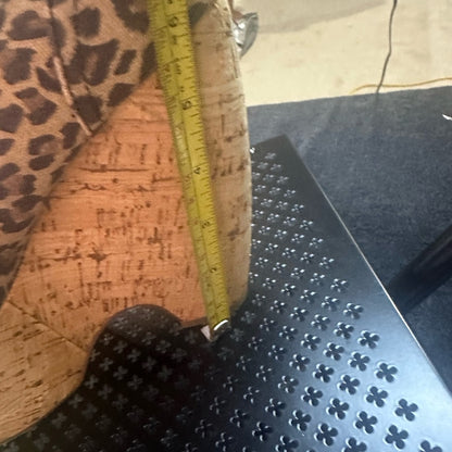 331. Pre-owned Size 10 Betsey Johnson Brown Wedge Platform Shoes