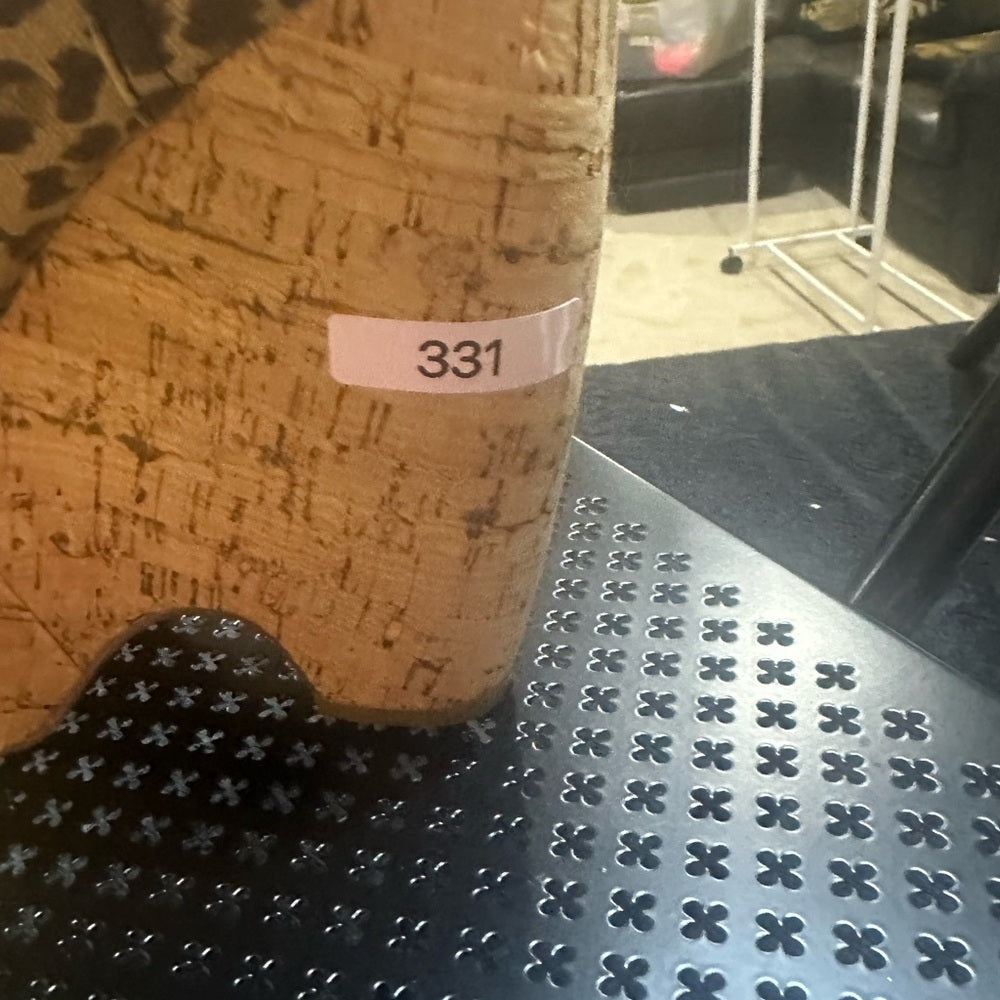 331. Pre-owned Size 10 Betsey Johnson Brown Wedge Platform Shoes