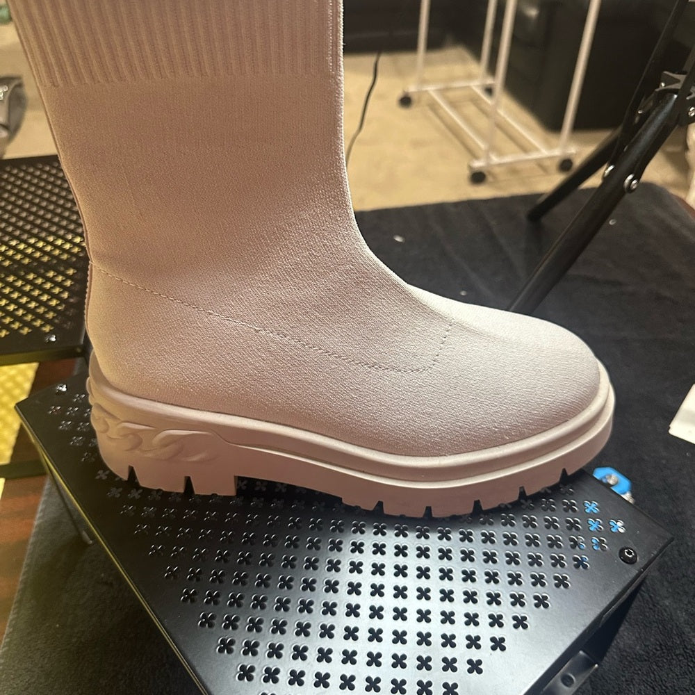 332. NEW SIZE 10 Aldo Cream Chunky Ankle Booties