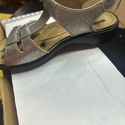 334. NEW SIZE 7/7.5/37 Black and Gray Sandals with Cushioned Footbed