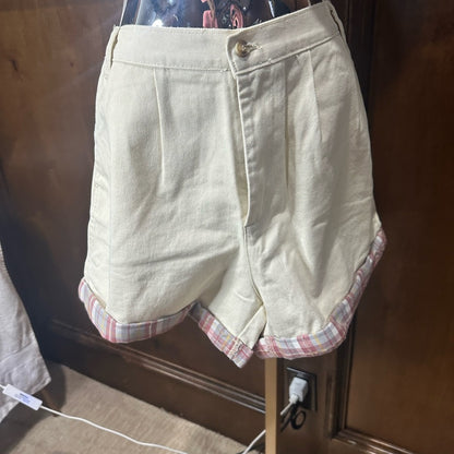 NWT SIZE L Easel White Jean Shorts High-Waisted Pleated Design