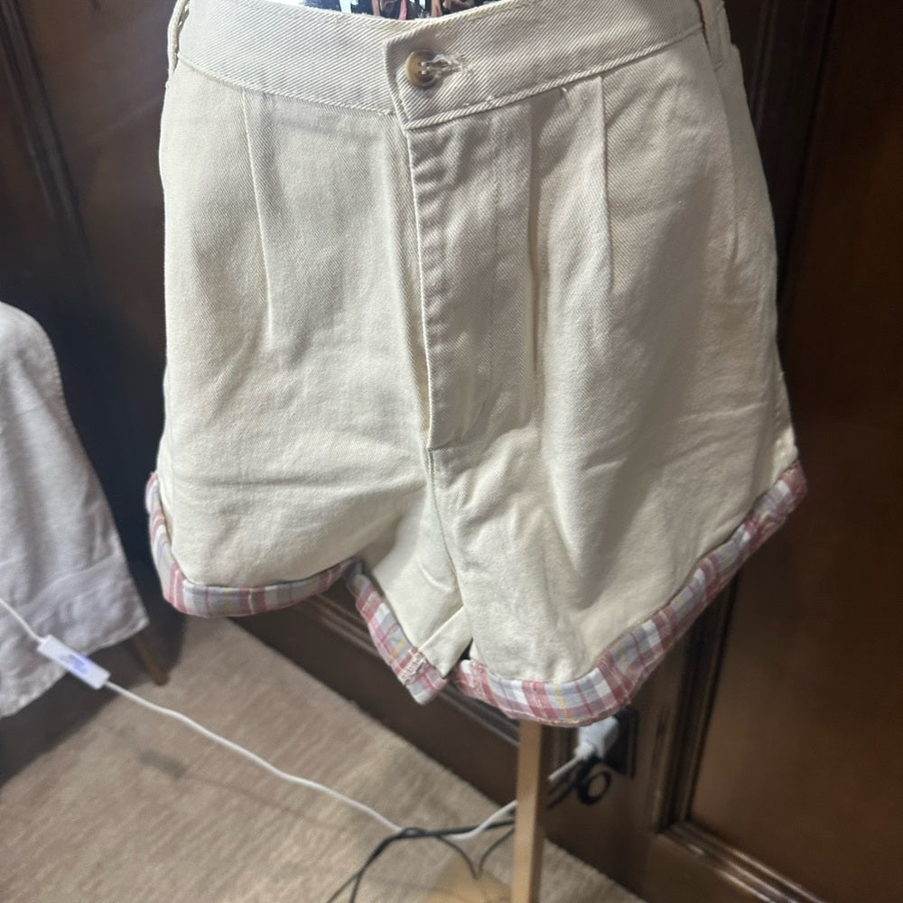 NWT SIZE L Easel White Jean Shorts High-Waisted Pleated Design