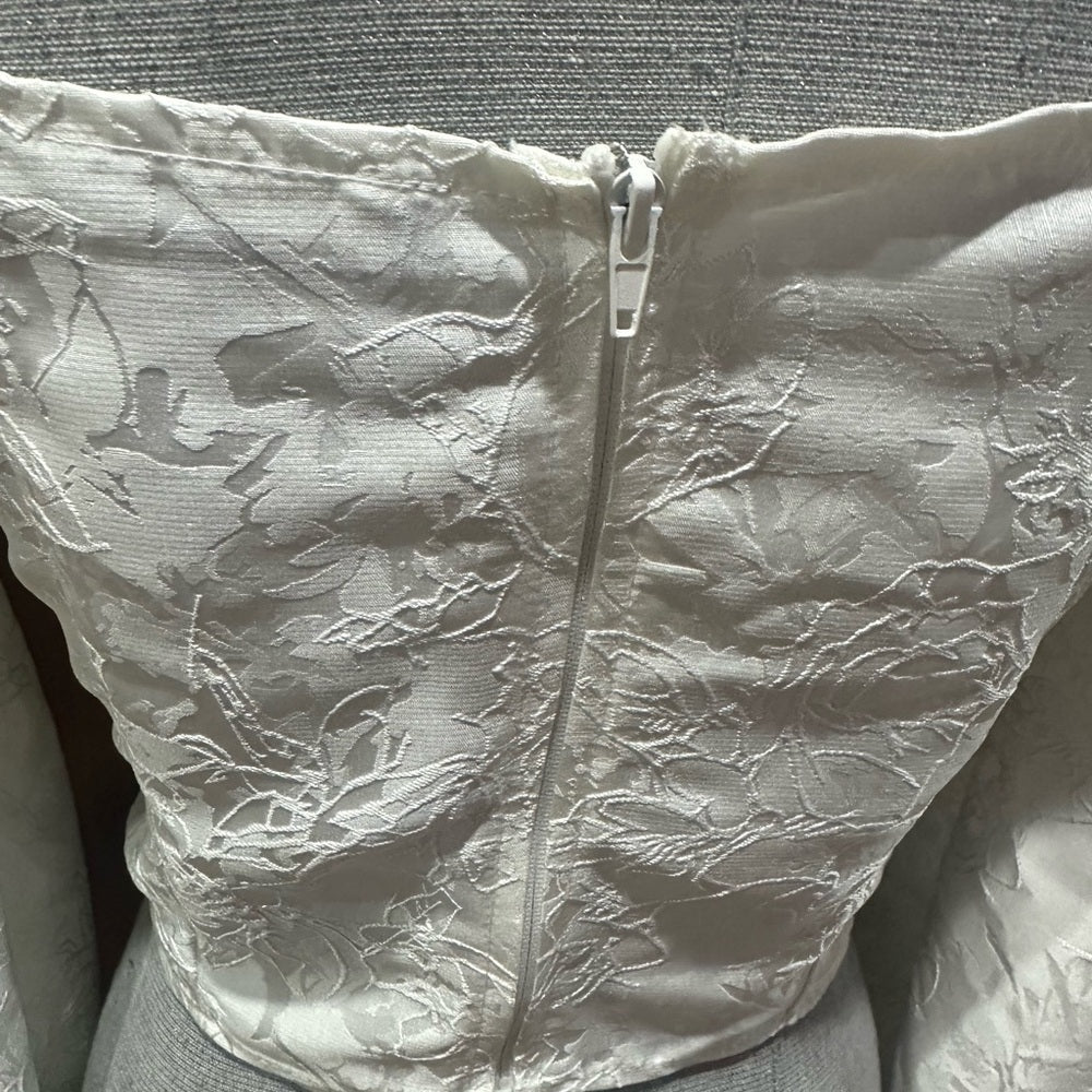NWT SIZE L Lulu's White Off-Shoulder Blouse with Tie