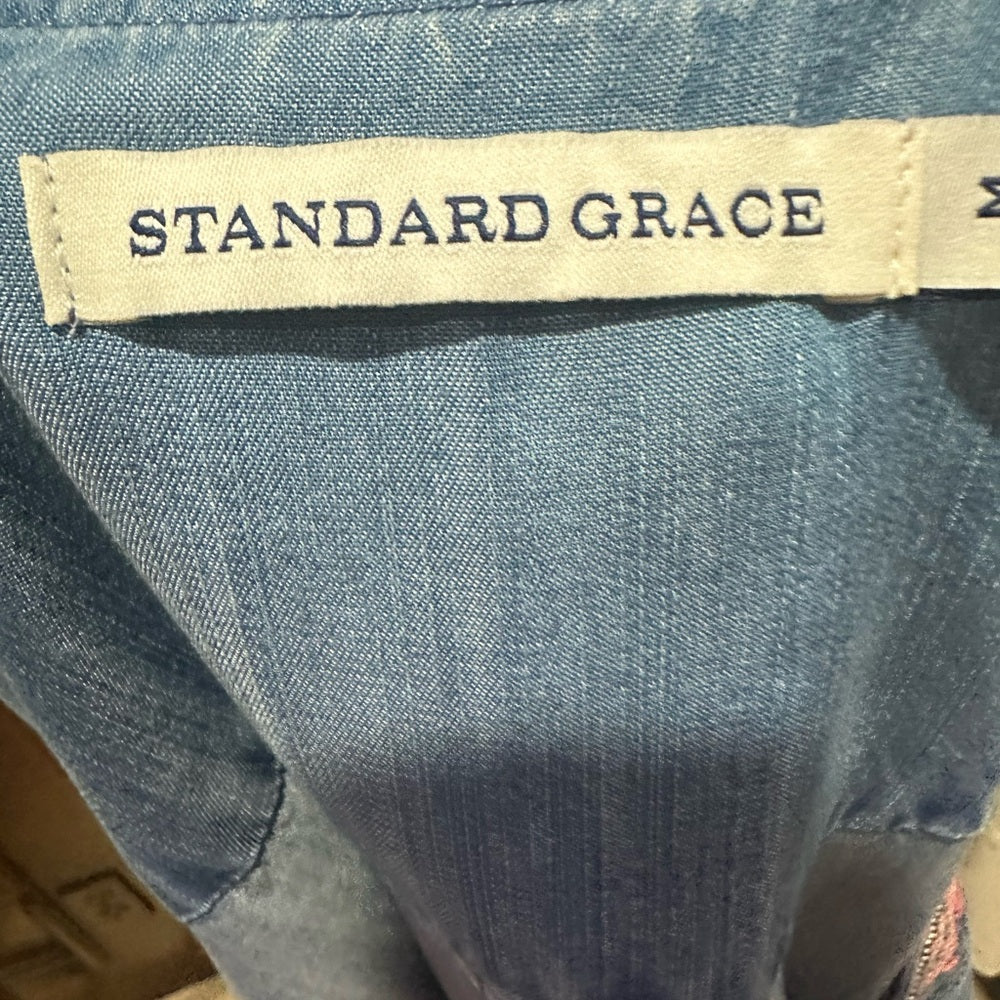 NWT SIZE M Elegant Blue Tunic with Embroidered Detail