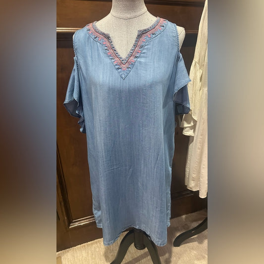 NWT SIZE M Elegant Blue Tunic with Embroidered Detail