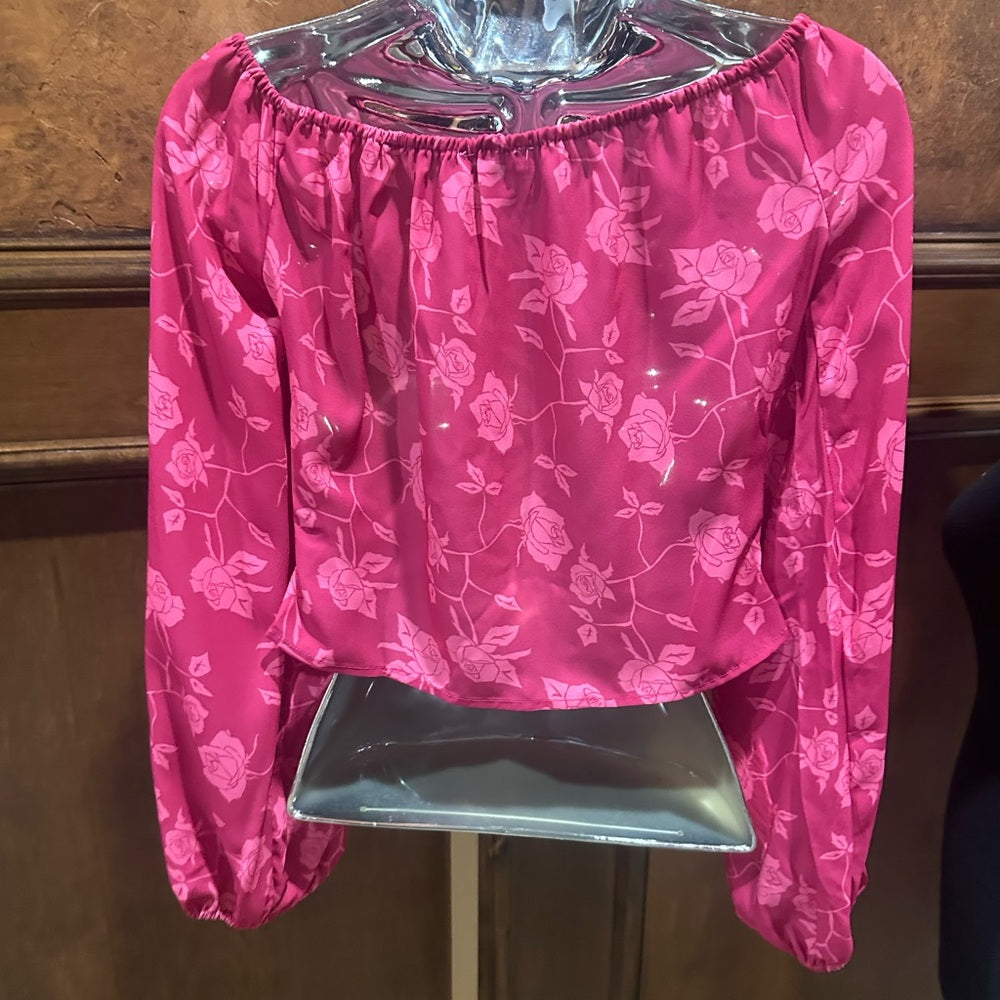 NWT SIZE S Elegant Floral Blouse with Twist Front