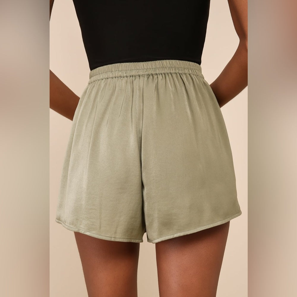 NWT SIZE M Lulu's Olive High-Waisted Shorts