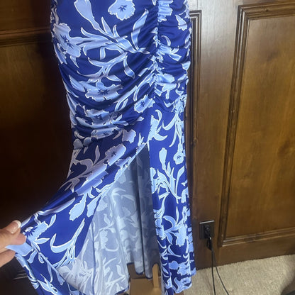 NWOT SIZE M Aqua Strapless Dress in Blue and White Floral