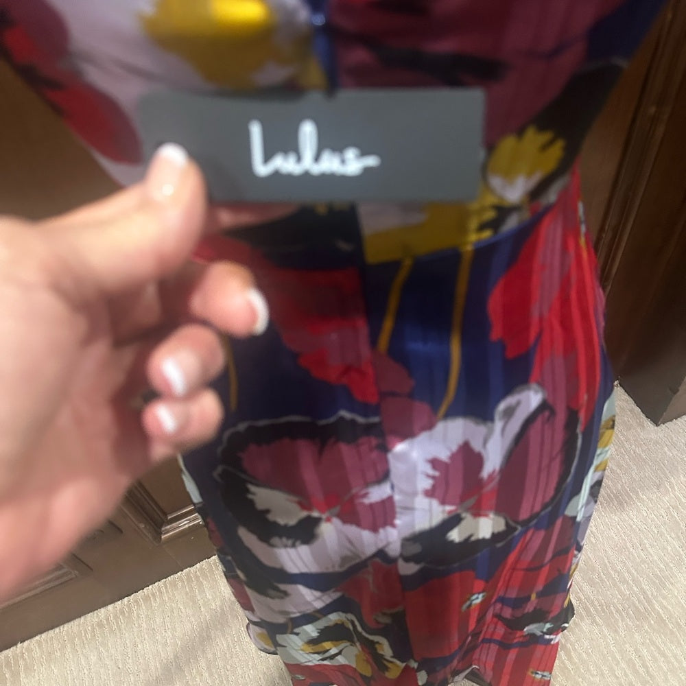 NWT SIZE XS Lulu's Multicolor Floral Midi Dress