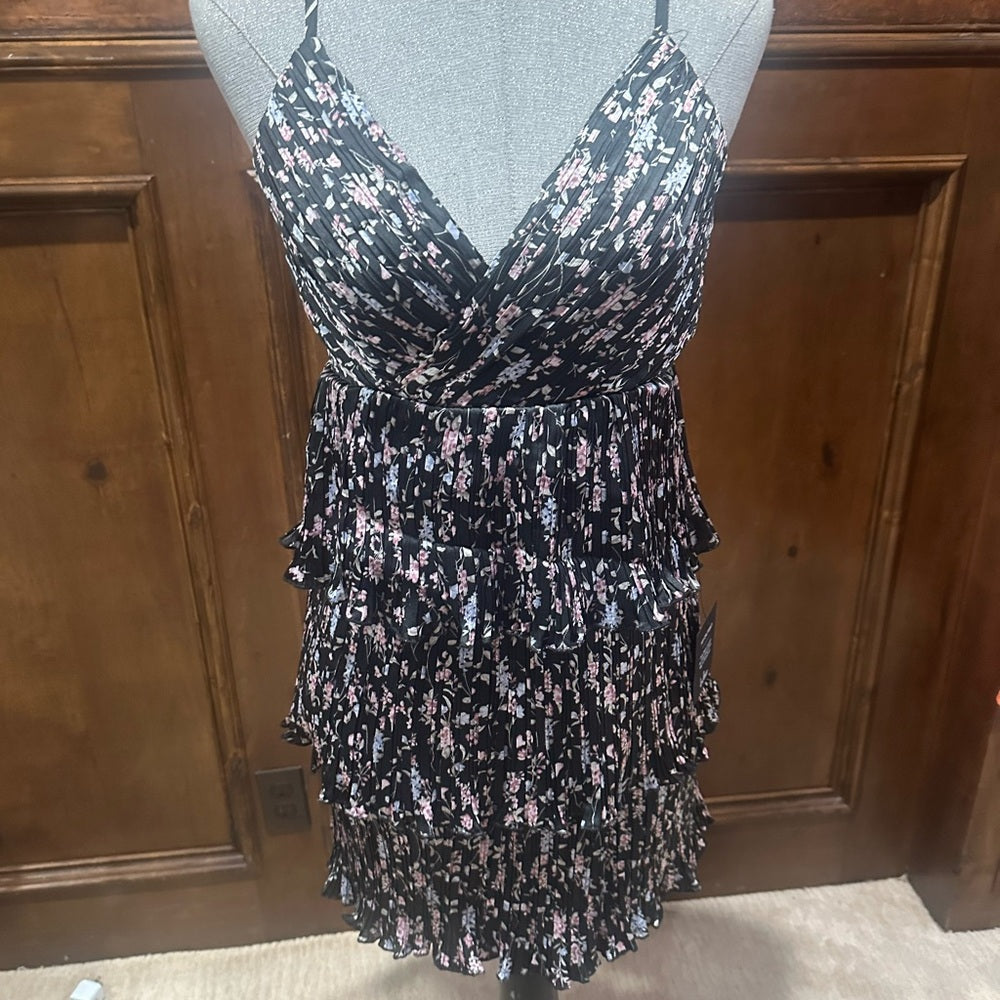 NWT SIZE M Lulu's Black and White Floral Ruffle Mini Dress