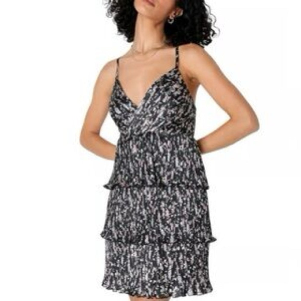 NWT SIZE M Lulu's Black and White Floral Ruffle Mini Dress