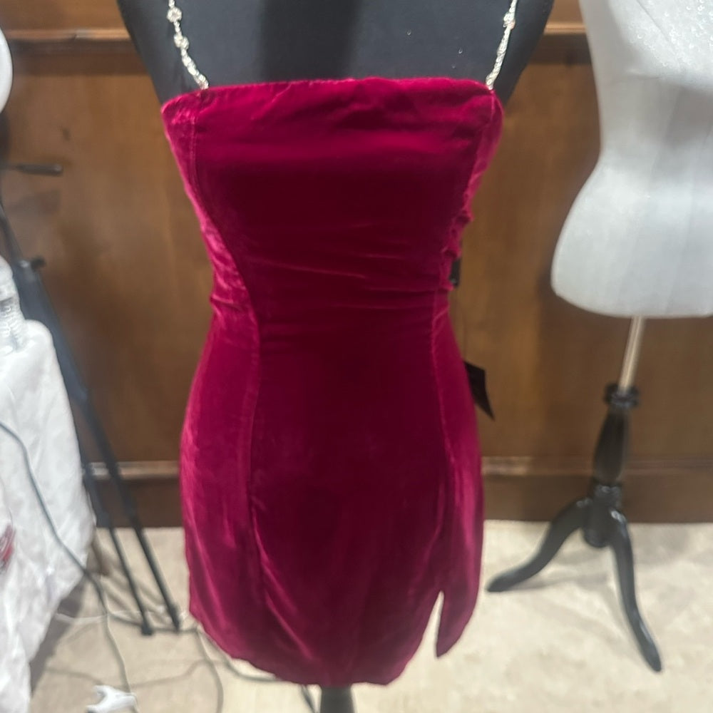 NWT SIZE XS Lulu's Magenta Velvet Mini Dress