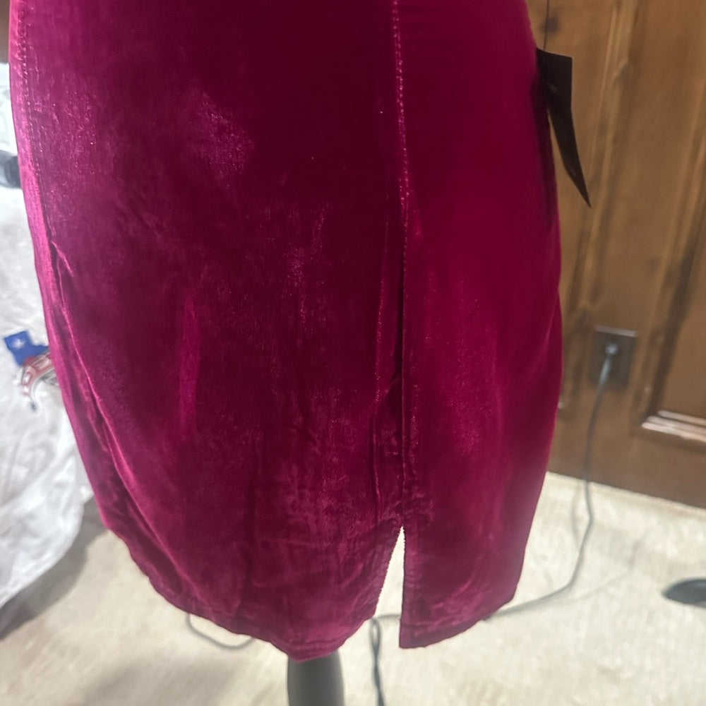 NWT SIZE XS Lulu's Magenta Velvet Mini Dress