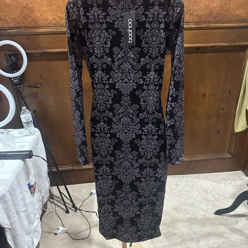 NWT SIZE 8 Boohoo Elegant Black and Cream Patterned Long Sleeve Dress