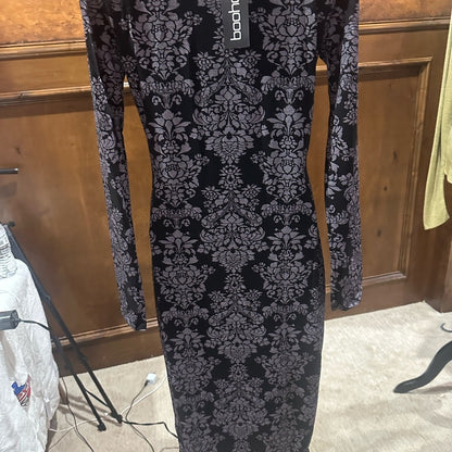 NWT SIZE 8 Boohoo Elegant Black and Cream Patterned Long Sleeve Dress
