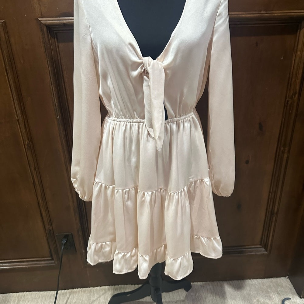 NWT SIZE M She + Sky Elegant Cream Long Sleeve Dress