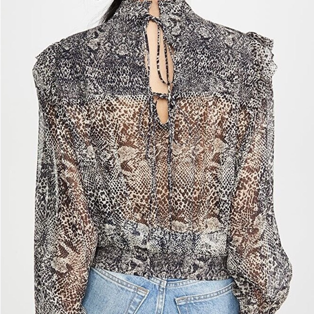 NWOT SIZE XS/L Free People Black and Gray Patterned Blouse