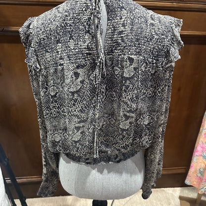 NWOT SIZE XS/L Free People Black and Gray Patterned Blouse