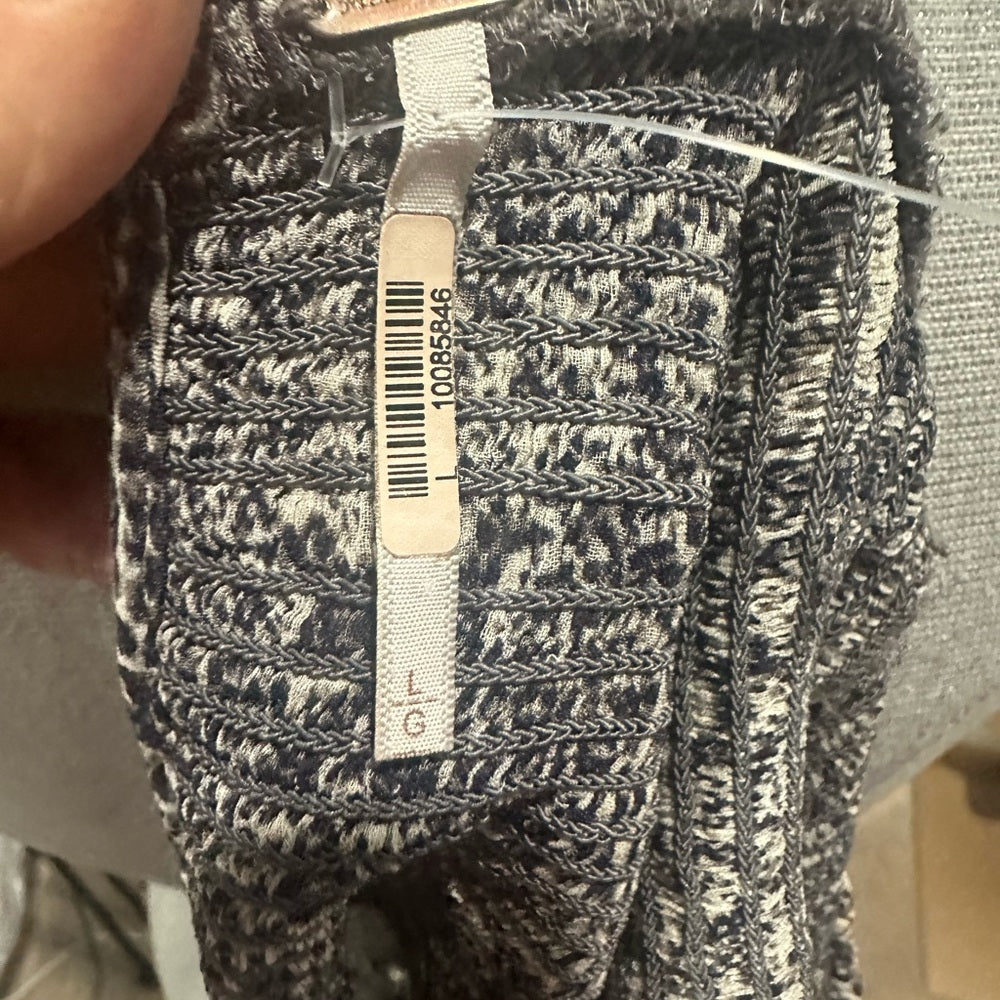 NWOT SIZE XS/L Free People Black and Gray Patterned Blouse