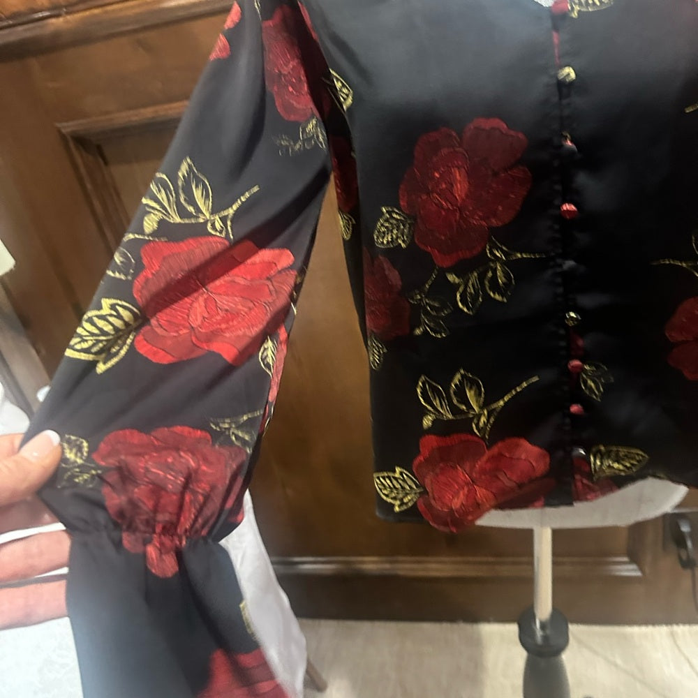 SIZE S cupcakes & cashmere Black Blouse with Red Floral Design