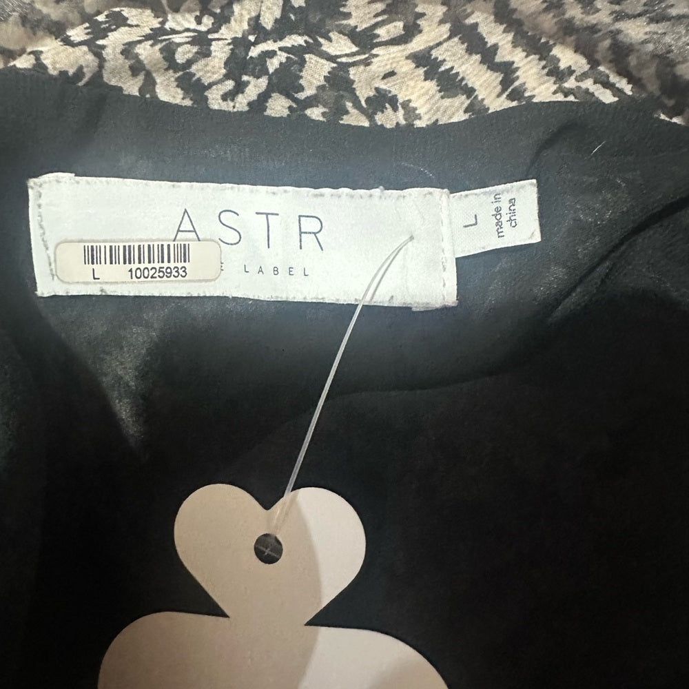 NWOT SIZE L Astr Zebra Patterned Wrap Blouse