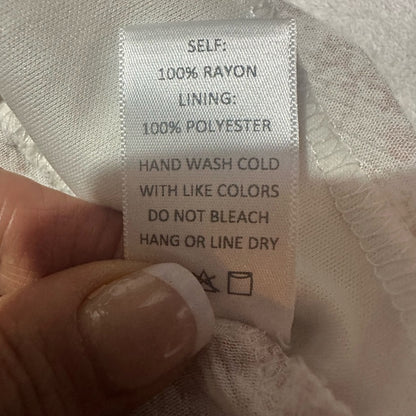 SIZE L Sadie & Sage Floral Tie-Front Crop Top