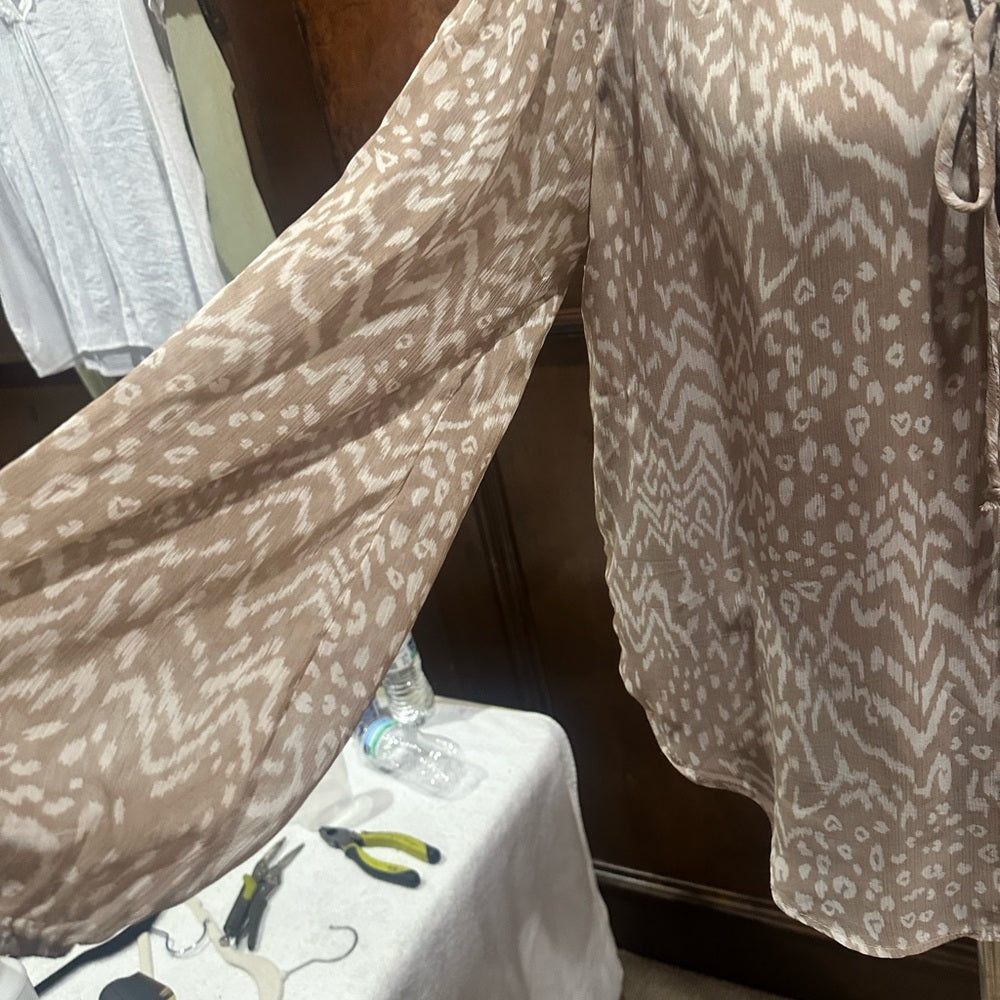 NWOT SIZE M Together Taupe Printed Blouse