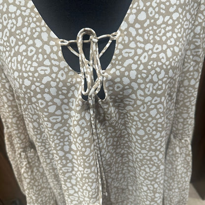 NWOT SIZE M By Together Cream Patterned Blouse