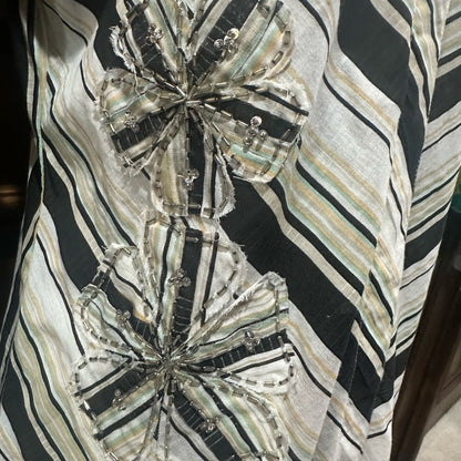 NWT SIZE M Elegant Striped Button Down Shirt