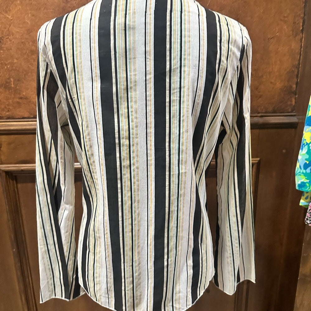 NWT SIZE M Elegant Striped Button Down Shirt