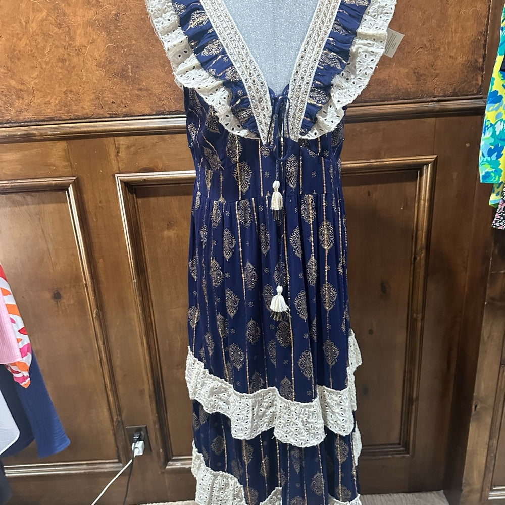 NWT size 1X/2X Chic Navy and Cream Maxi Dress