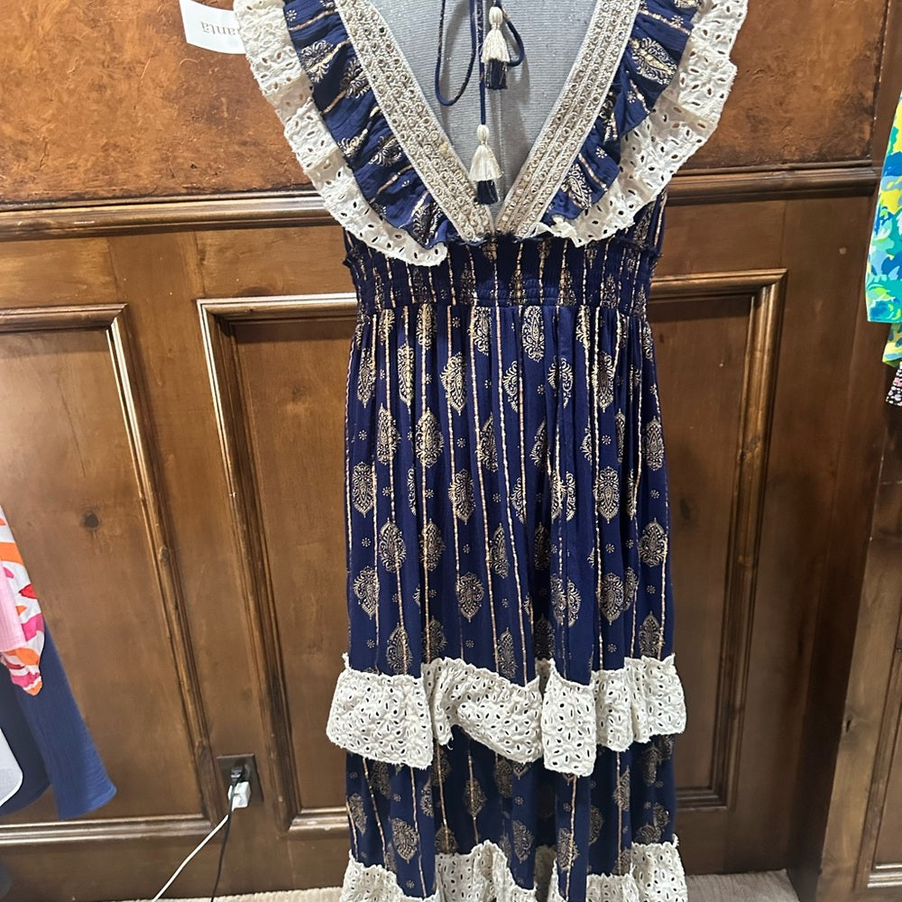 NWT size 1X/2X Chic Navy and Cream Maxi Dress