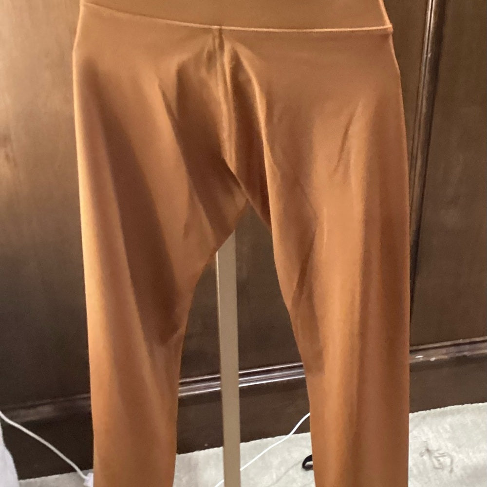 NWOT SIZE L Women’s Chic Tan High-Waist Leggings