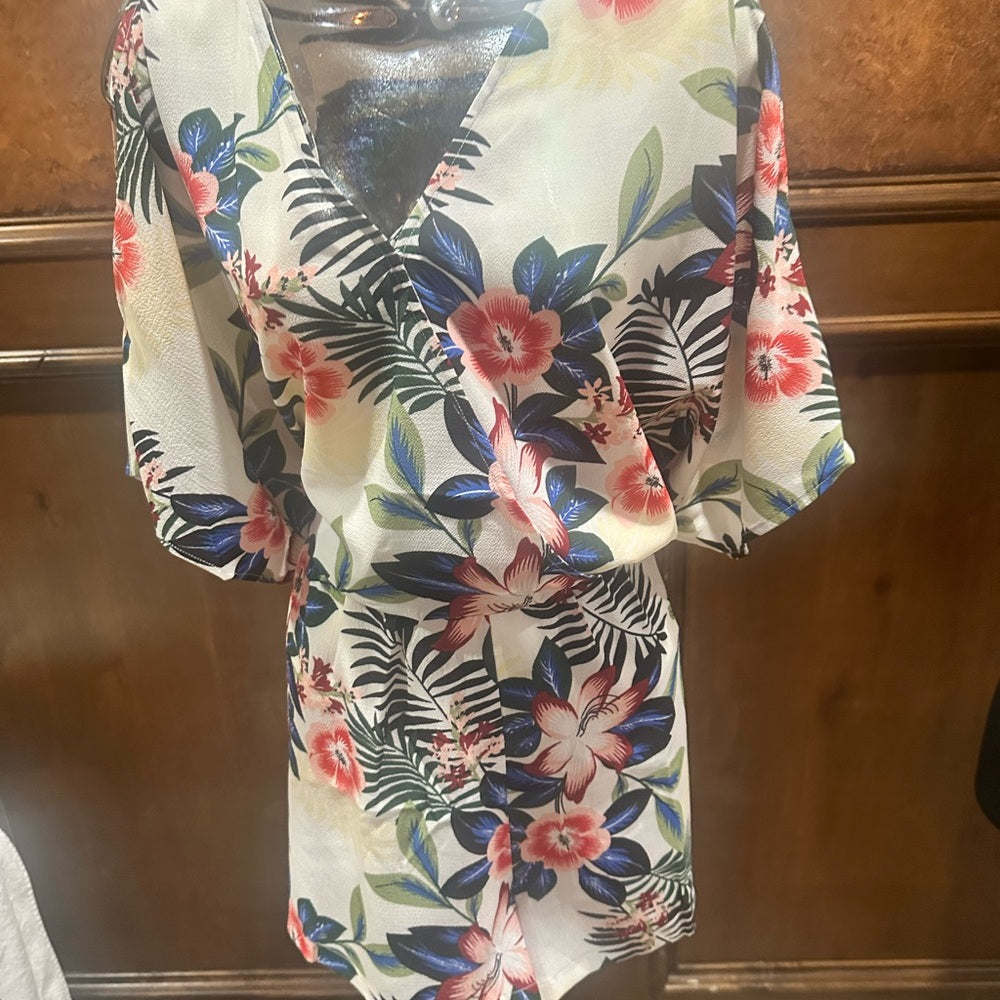 NWT SIZE L Easel Floral Print Romper - White, Red, Blue, Green