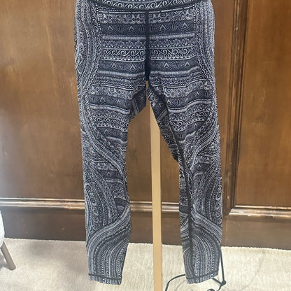 SIZE 12 Lululemon Athletica Black and Gray Swirl Leggings