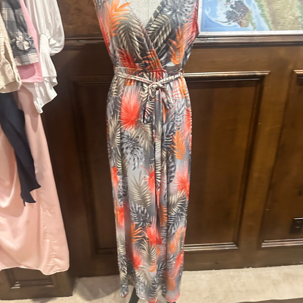 NWT SIZE L Timing Tropical Print Maxi Dress