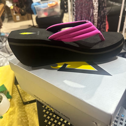 347. NEW SIZE 11 Volatile Pink and Black Platform Sandals