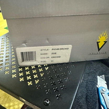 347. NEW SIZE 11 Volatile Pink and Black Platform Sandals