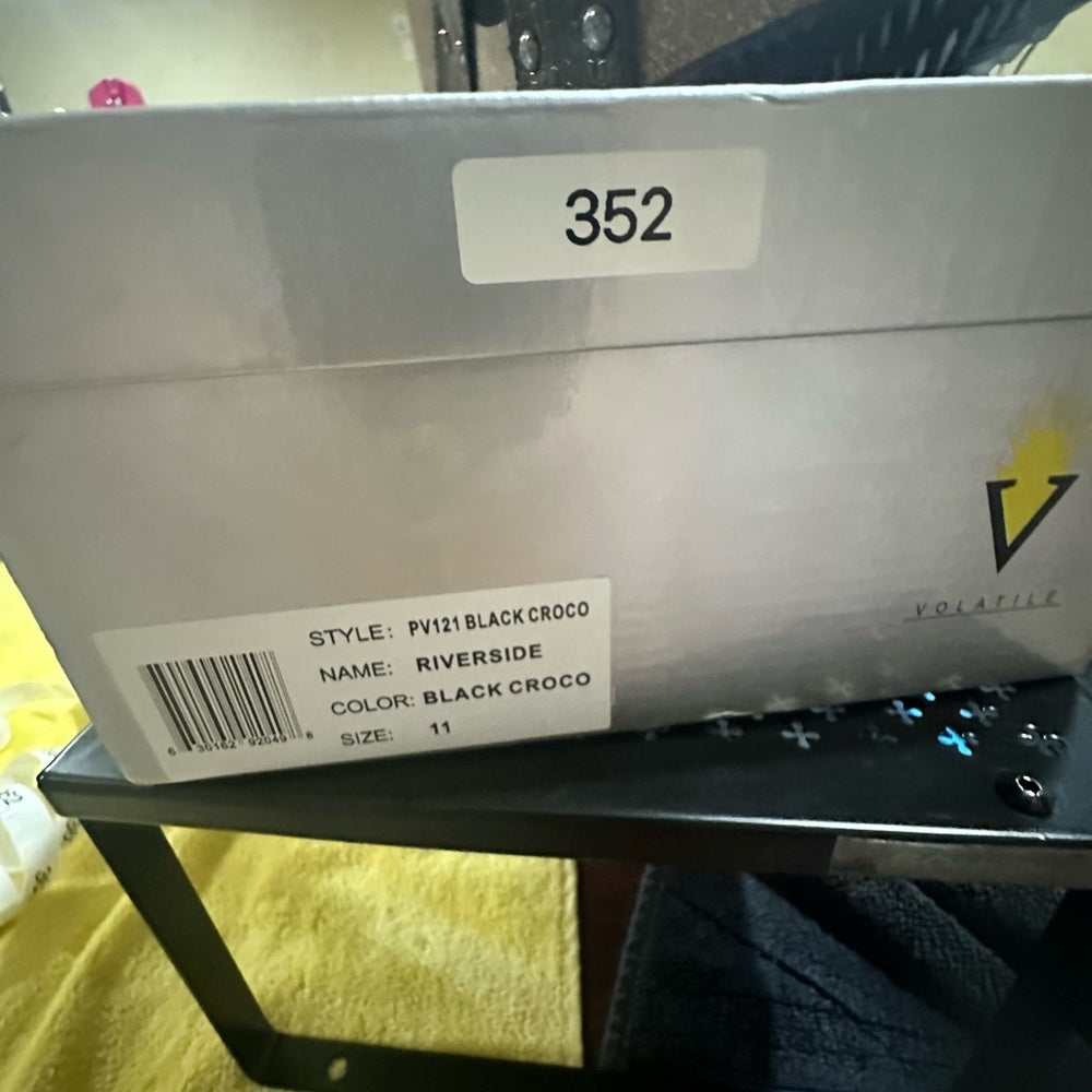 352. NEW SIZE 11 Volatile Black Croc-Embossed Wedges